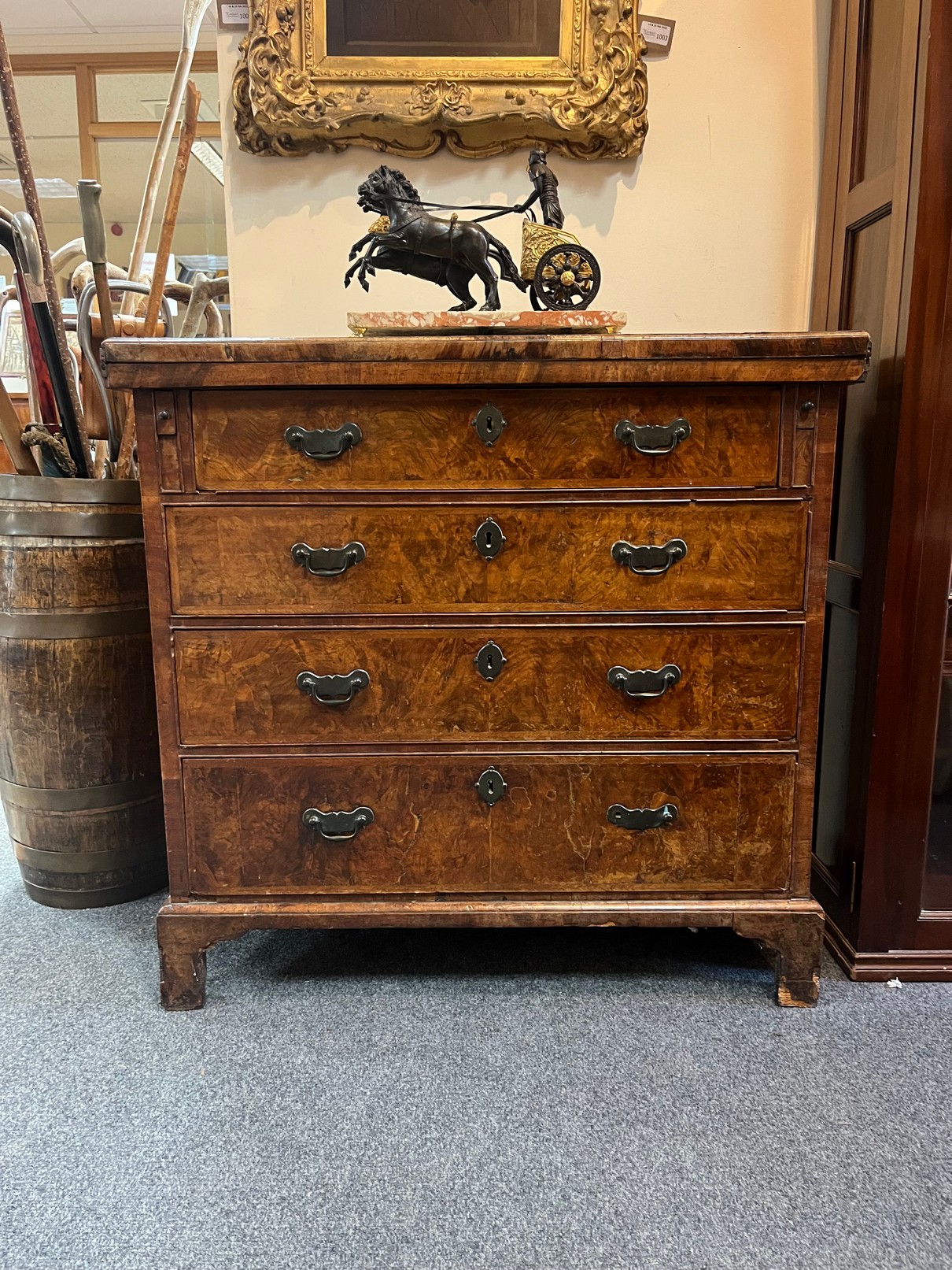 An 18th Century bachelor's chest, in walnut and burr walnut, - Image 10 of 10