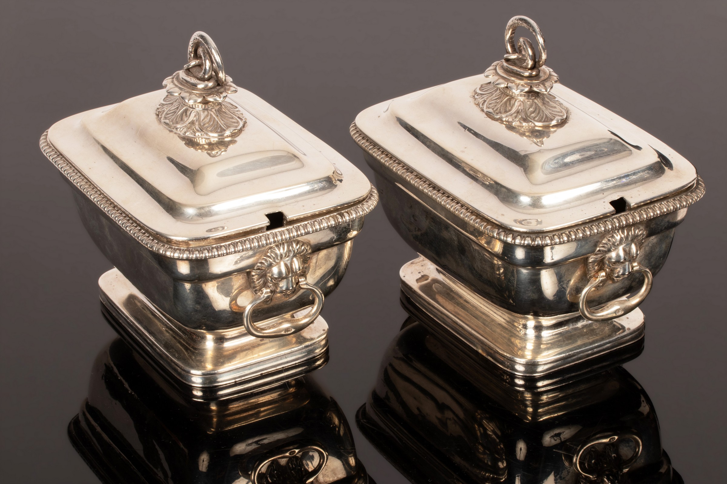 A pair of George III rectangular silver sauce tureens and covers, William Sumner, London 1808, - Image 7 of 7