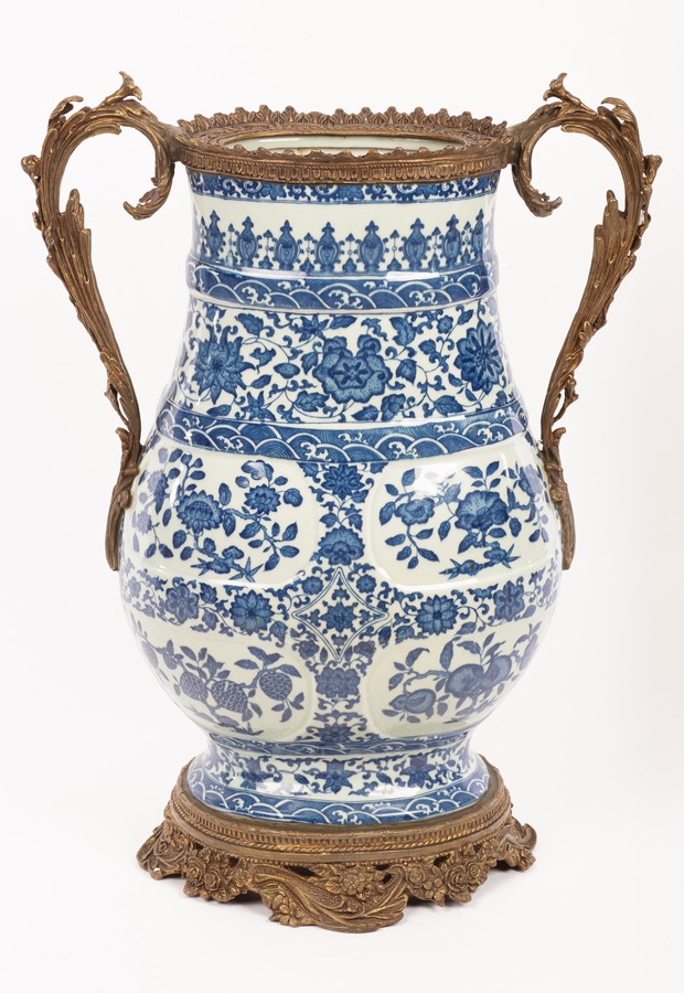 A Chinese blue and white vase, Daqing Qianlong Nianzhi mark, decorated all over with lotus, roses, - Image 4 of 14