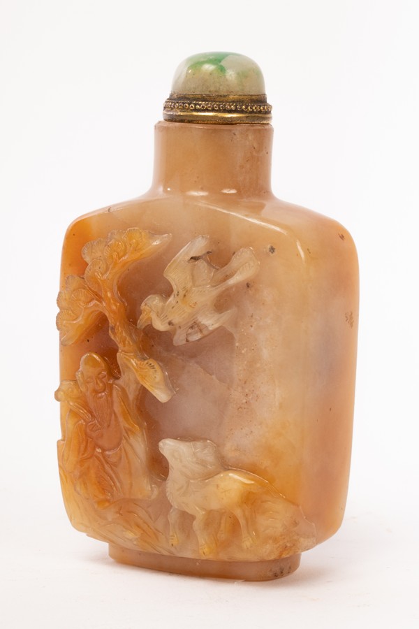 A Chinese jade carved snuff bottle, Qing Dynasty,