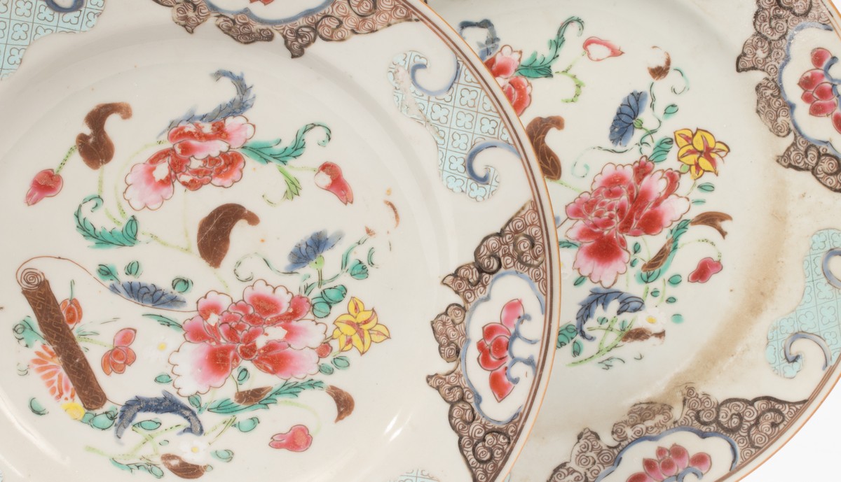 Two pairs Chinese porcelain plates, 18th Century, - Image 2 of 3