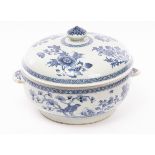 A blue and white circular tureen and cover, Qing dynasty, Qianlong period,