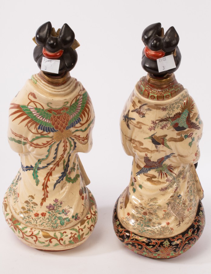 A pair of Japanese figural flasks modeled as Geishas, 19th/20th Century, - Image 2 of 3