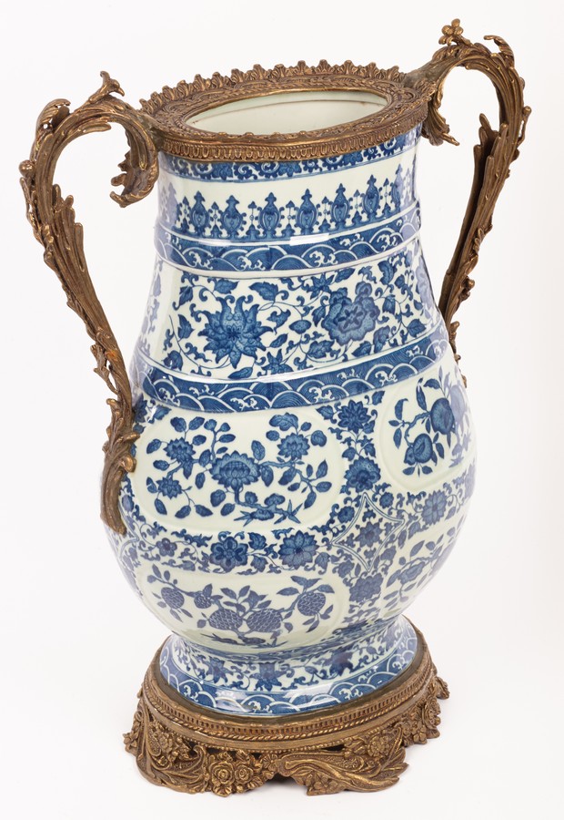 A Chinese blue and white vase, Daqing Qianlong Nianzhi mark, decorated all over with lotus, roses, - Image 3 of 14