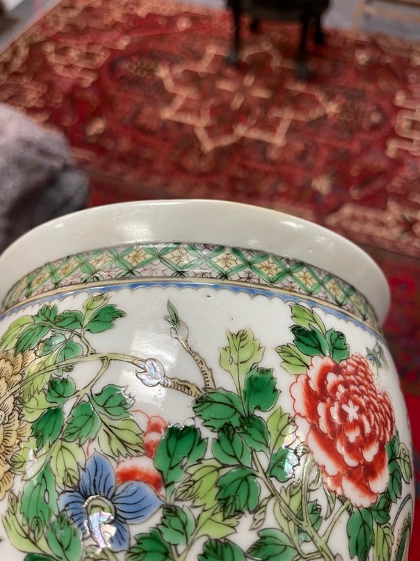 A Chinese famille rose bowl, Juangang, Guangxu, decorated with a phoenix on a rock among peonies, - Image 6 of 8