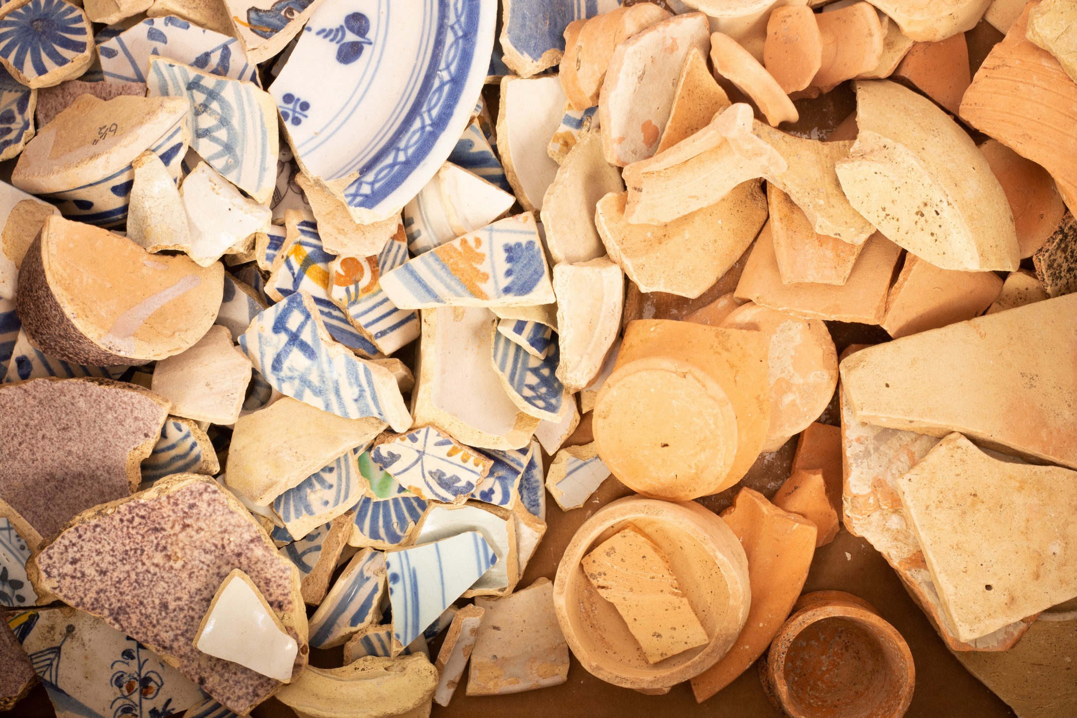 A large quantity of 17th Century Delftware shards from Pickleherring Quay in Southwark and various - Image 9 of 10