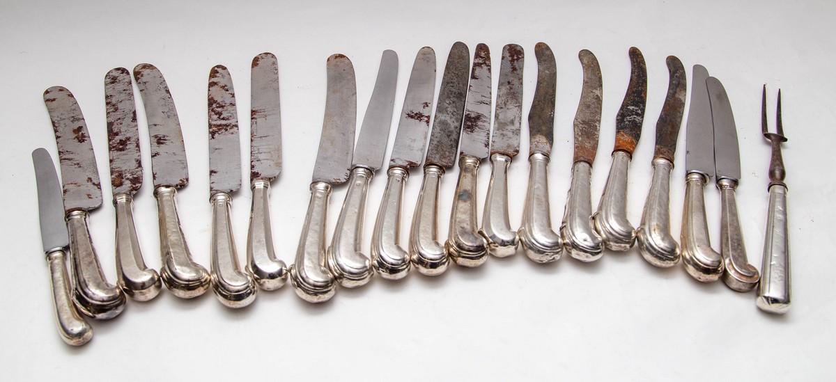 Assorted silver handled knives, marks worn,