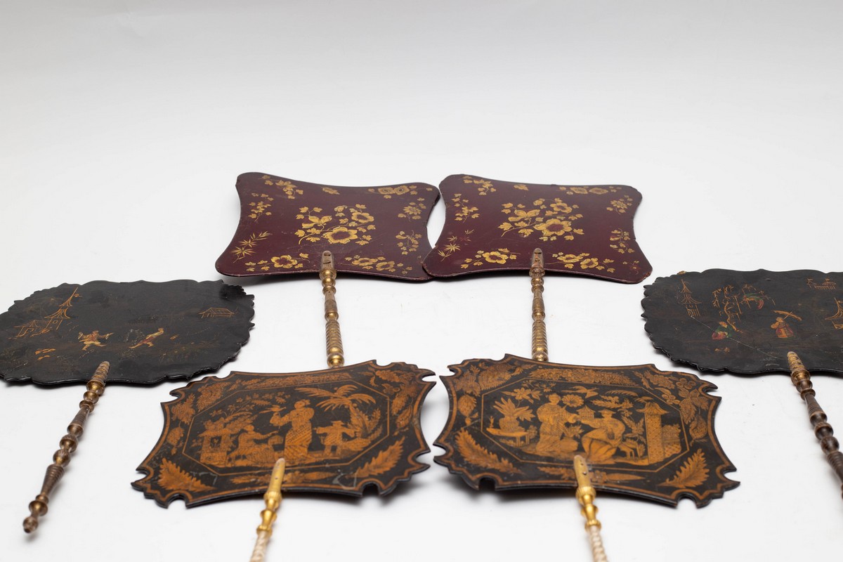 Three pairs of papier-mâché fans, one pair with pen work Chinoiserie decoration, - Image 4 of 4