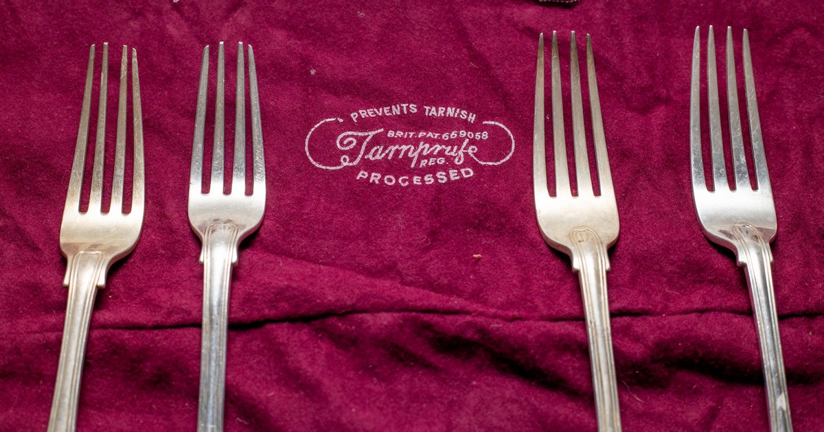 A pair of Victorian silver forks, Chawner & Co. - Image 2 of 3