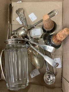 Sundry silver to include flatware, decanter stoppers, pill box etc.