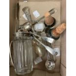 Sundry silver to include flatware, decanter stoppers, pill box etc.