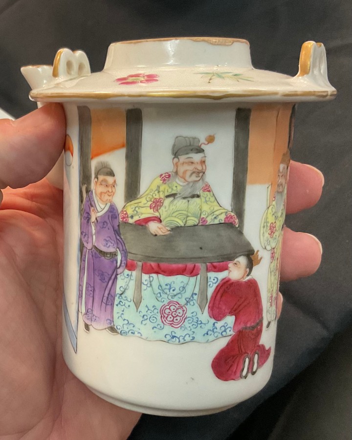 A Chinese famille rose porcelain wine warmer, 20th Century, of a drum form, - Image 6 of 8