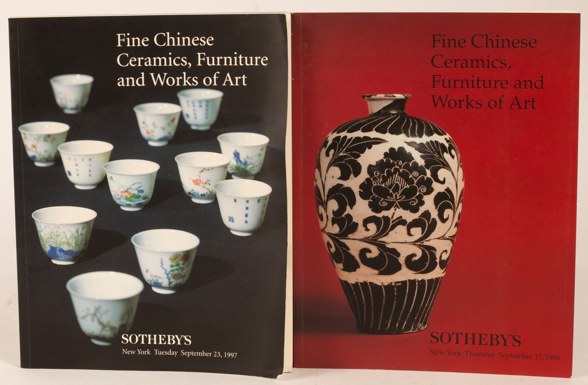 Sotheby's Asian arts (mainly Chinese, 包括康熙十二花神杯图录）sale catalogues, New York, 1990s, - Image 2 of 2