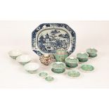 A group of Chinese porcelain items, 18th-20th Century,