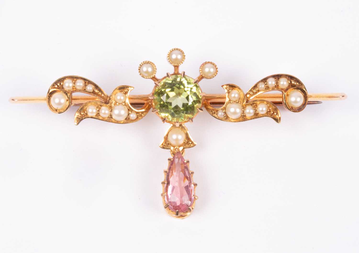 An Edwardian Suffragette style 15ct yellow gold peridot, pink tourmaline and seed pearl bar brooch - Image 3 of 5