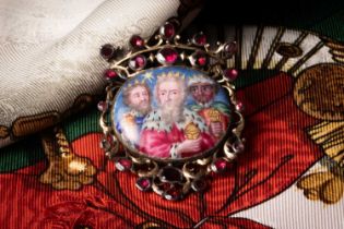 A 19th Century Continental enamelled brooch