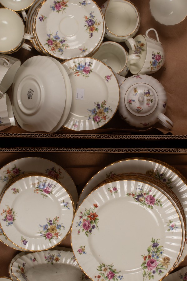 A Royal Worcester 'Roanoke' pattern part dinner and tea service, - Image 6 of 6