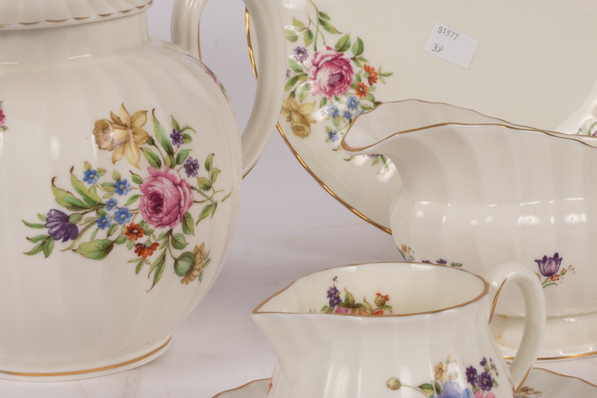 A Royal Worcester 'Roanoke' pattern part dinner and tea service, - Image 2 of 6