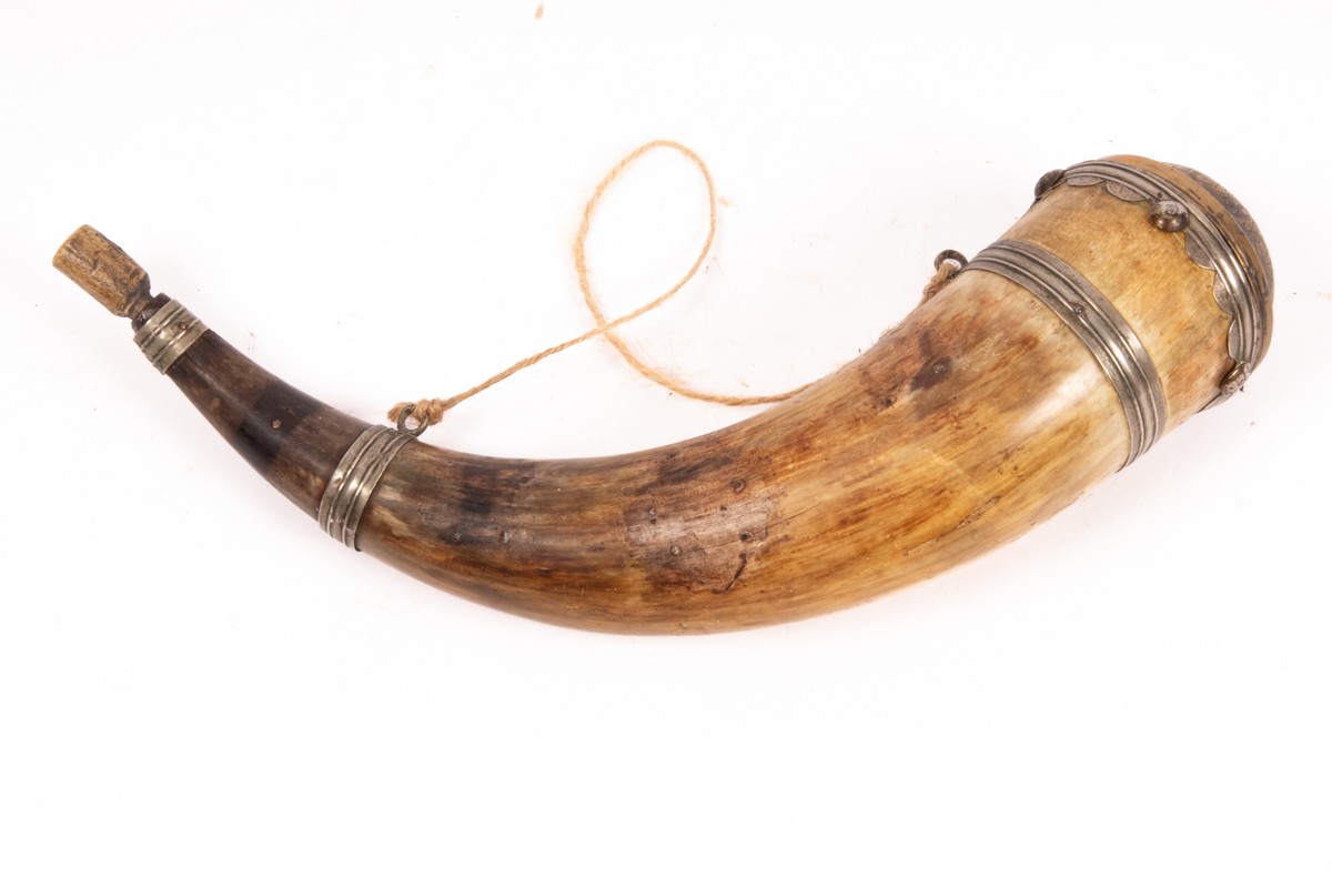 An Eastern powder horn with metal mounts and engraved brass cover, 22cm long, - Image 4 of 7