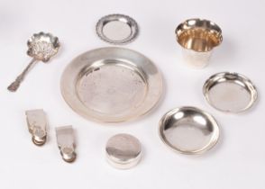 A small quantity of sterling silver including circular dish, trinket box, etc.