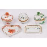 Three Herend dressing table pots and covers and two pin dishes, Fortuna red and green,