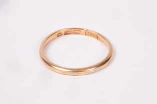 An Irish Victorian 18ct gold wedding band, approximately 1.