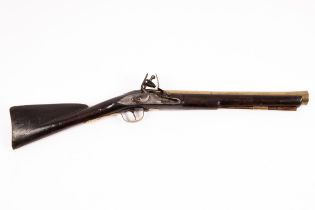 A flintlock blunderbuss with brass barrel and engraved side plate with ramrod, the barrel 40.