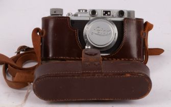A Leica camera, marked Leica D.R.