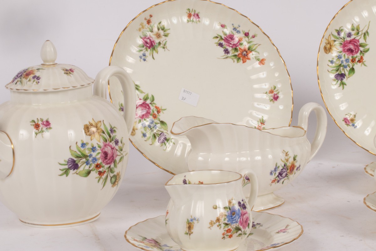 A Royal Worcester 'Roanoke' pattern part dinner and tea service, - Image 3 of 6