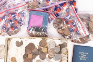 Assorted to coins to include sixpence, shillings, pennies,