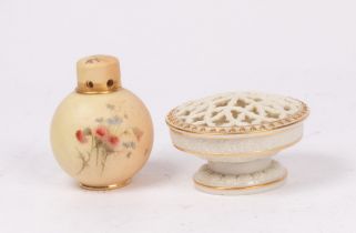 A Victorian Royal Worcester pot pourri vase, RdNo. 14617 no 1039, 13.