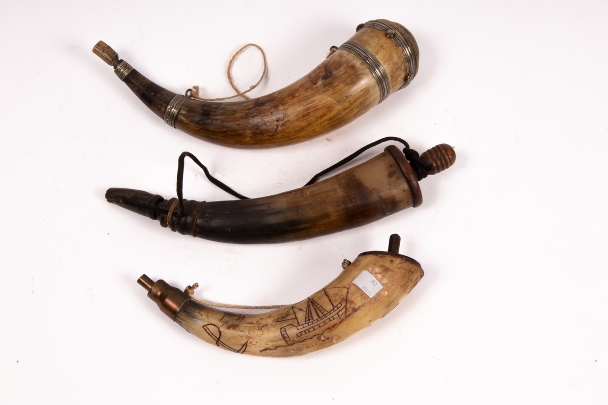 An Eastern powder horn with metal mounts and engraved brass cover, 22cm long, - Image 2 of 7