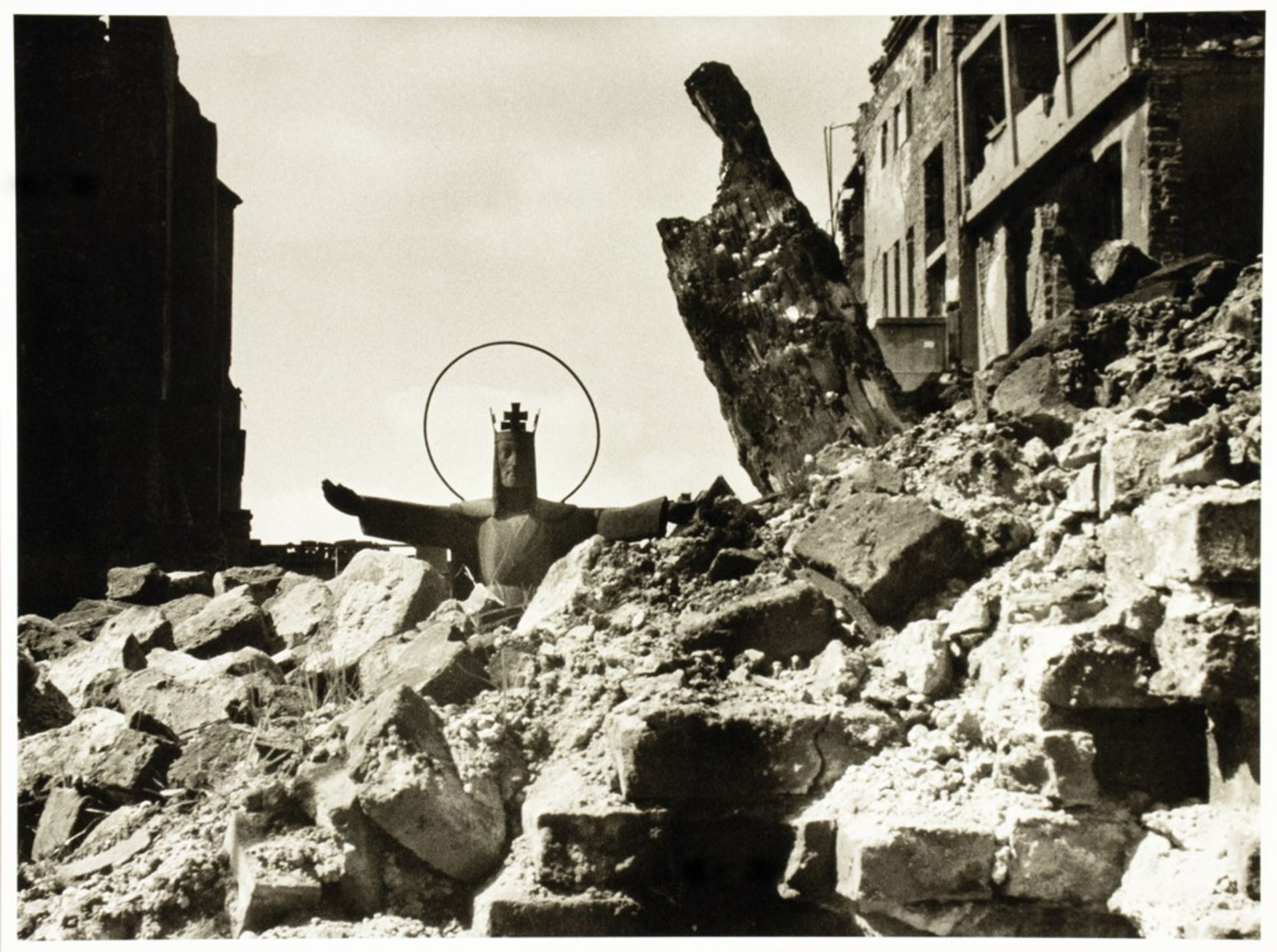 Fotografie - Aus den Archiven I: 1945 - Köln und Dresden. - Image 4 of 7