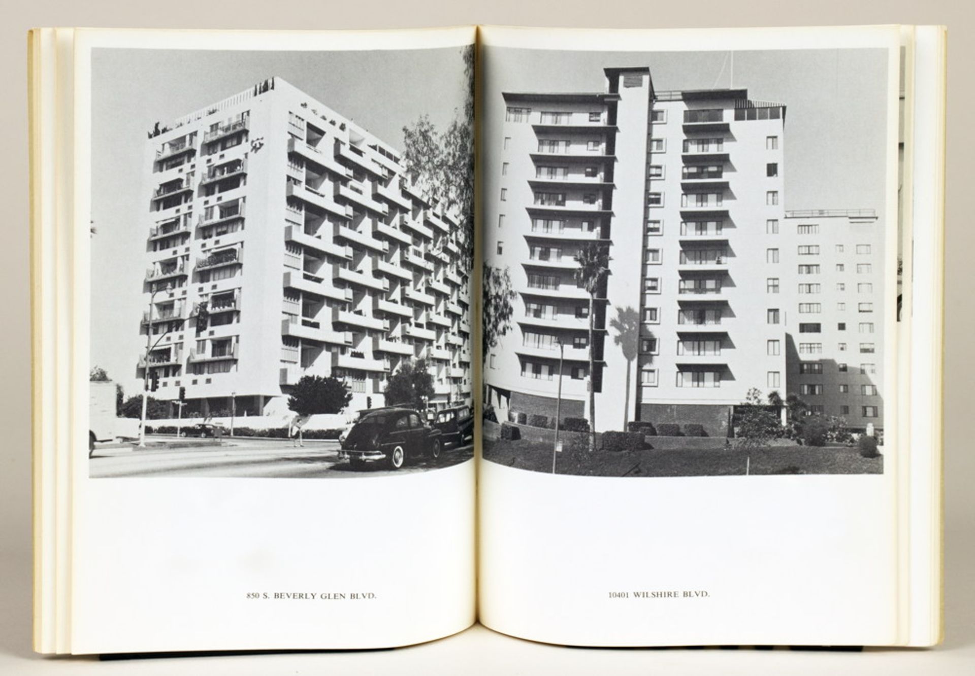 Ed Ruscha. Some Los Angeles Appartments. - Bild 3 aus 4