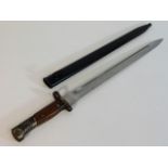 A 1907 pattern style bayonet & scabbard, 21in long