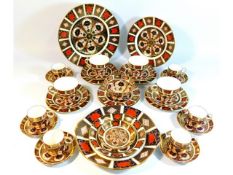 Thirty pieces of Royal Crown Derby 1128 imari patt