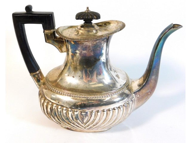 A Victorian 1895 Sheffield silver coffee pot by Ja