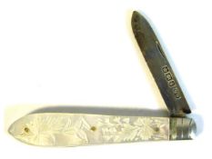 A Victorian 1899 mother of pearl handled pocket fruit knife with Sheffield silver blade by William N