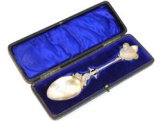 A cased Victorian 1897 Birmingham silver Newquay, Cornwall spoon by John Millward Banks, 8in long, 7