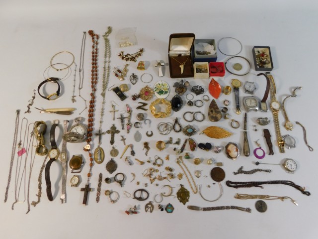 A quantity of mixed costume jewellery including si