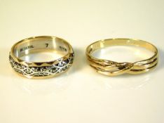 A 9ct gold & silver ring, size K, twinned with a 9
