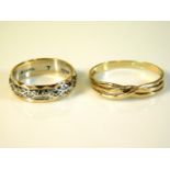 A 9ct gold & silver ring, size K, twinned with a 9