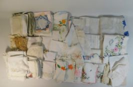 A quantity of vintage mixed linen including embroi