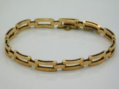 An antique 15ct rose gold bracelet, 8in long, 11.3g