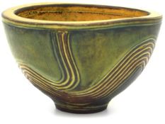 A Wilhelm Kåge studio art pottery Farsta bowl of Gustavsberg, Sweden. 4.875in diameter x 3in high