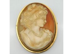 A 9ct gold cameo brooch, 54mm x 43mm, 16.3g