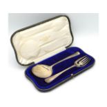 A good 1920 London silver cased serving set by Josiah Williams & David Fullerton, 155g