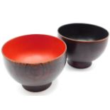 A good pair of Japanese lacquerware bowls, 4.75in diameter x 3.5in high