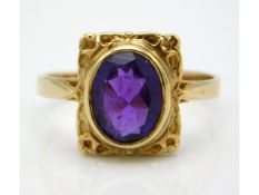 A 9ct gold ring set with amethyst, 3g, size P