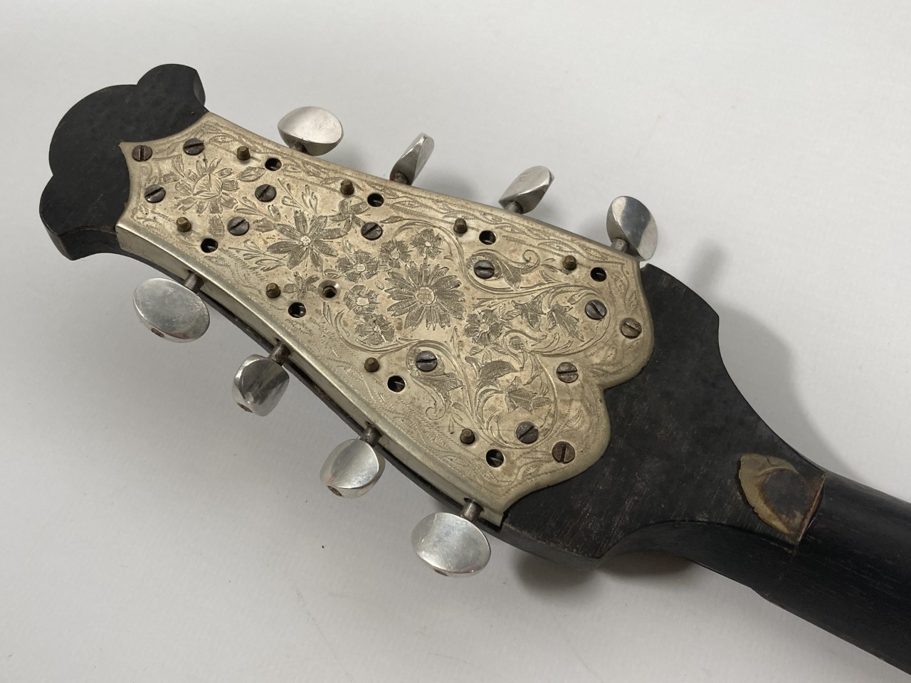 A cased good Neapolitan mandolin by Raffaele Calace & Figlio, 1934, decorated with tortoiseshell & w - Image 5 of 7